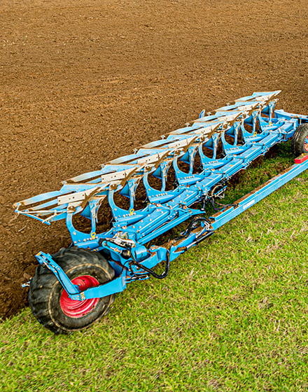 LEMKEN Diamant 18 с интегрированным катком FlexPack: новые возможности для эффективной вспашки