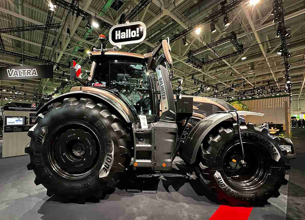 Трактор Valtra на выставке Agritechnica