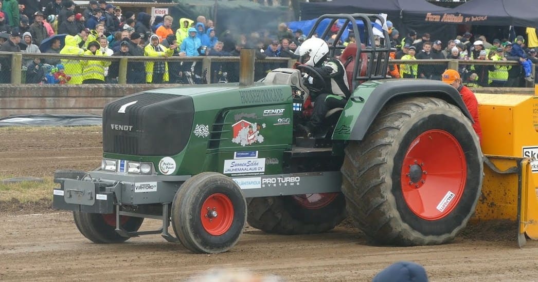 Трактор pulling Fendt