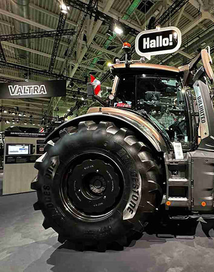 Говорящий трактор Valtra, или как цифровые технологии упрощают работу аграриев