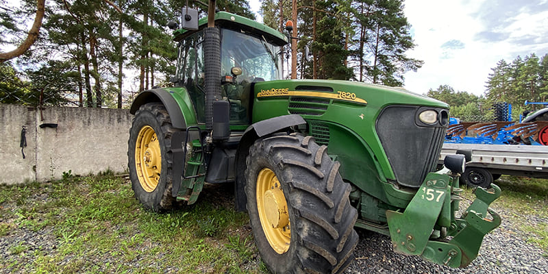 Фото John Deere 7820
