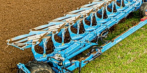 LEMKEN Diamant 18 с интегрированным катком FlexPack: новые возможности для эффективной вспашки