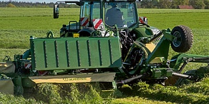 KRONE EasyCut B 1250 CV Fold Collect — косилочная комбинация с шириной до 12,5 м